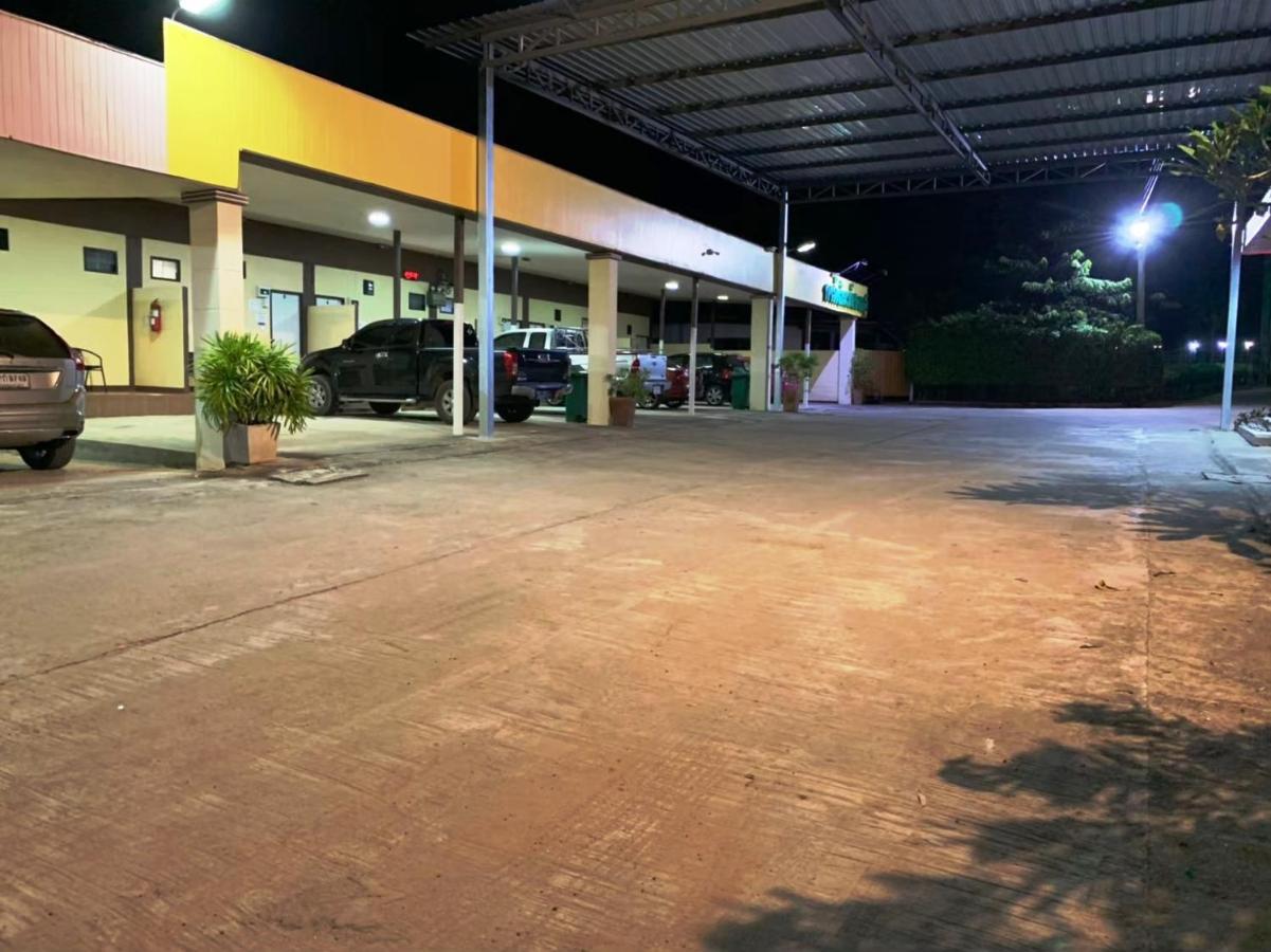 Garden Place Phetchabun Exteriör bild