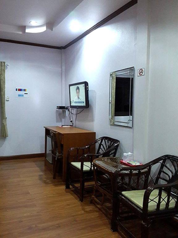 Garden Place Phetchabun Exteriör bild