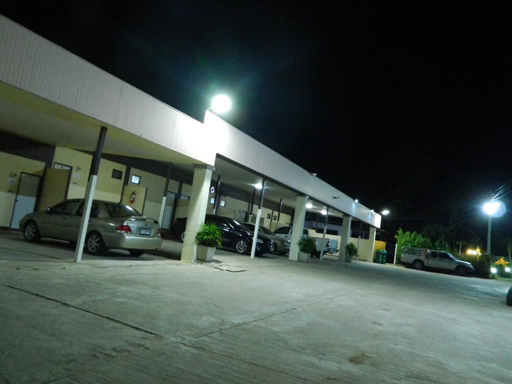 Garden Place Phetchabun Exteriör bild